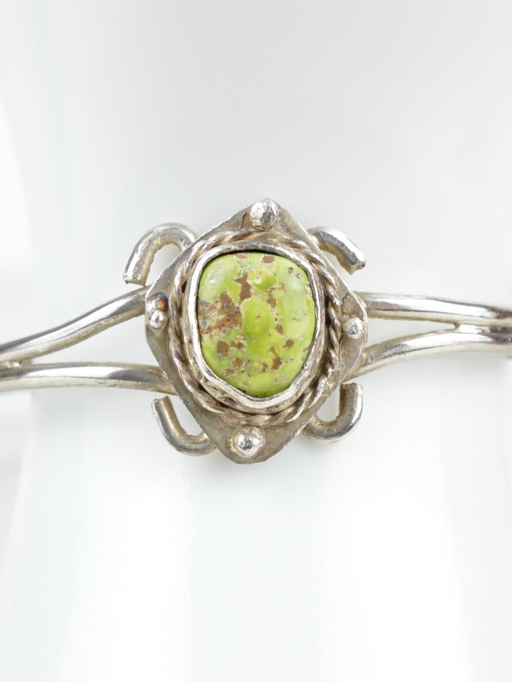 Vintage Gaspeite Sterling Silver Cuff Bracelet Native American Southwestern 15cm